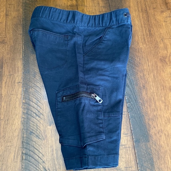 H & M Shorts - Picture 4 of 7